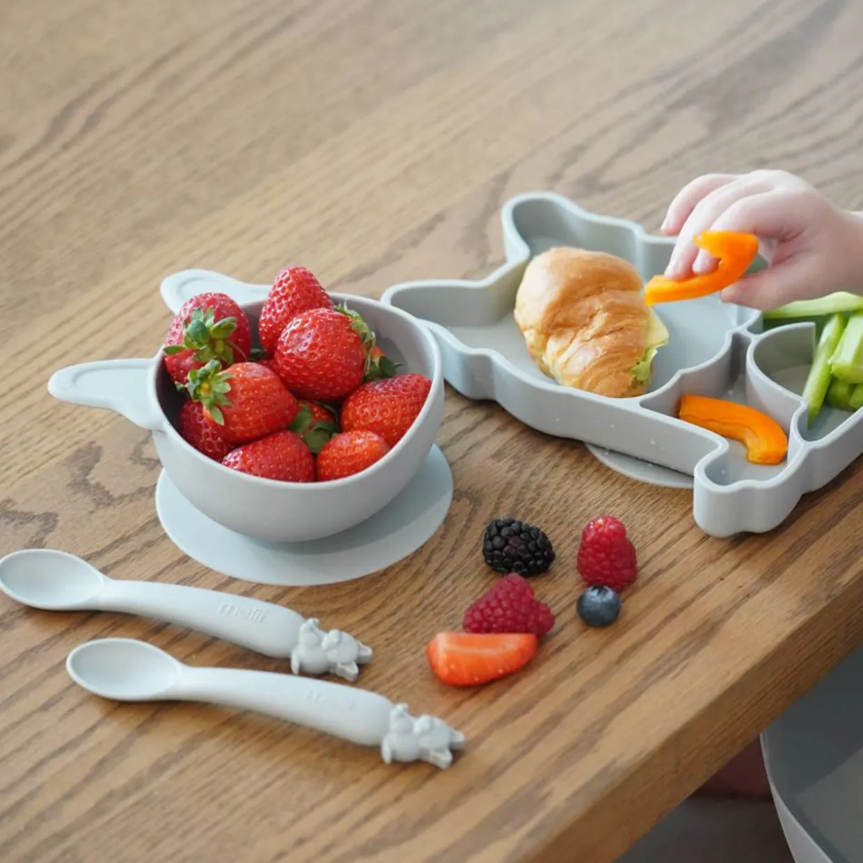 Melii Silicone 5 Piece Feeding Gift Set - Bulldog