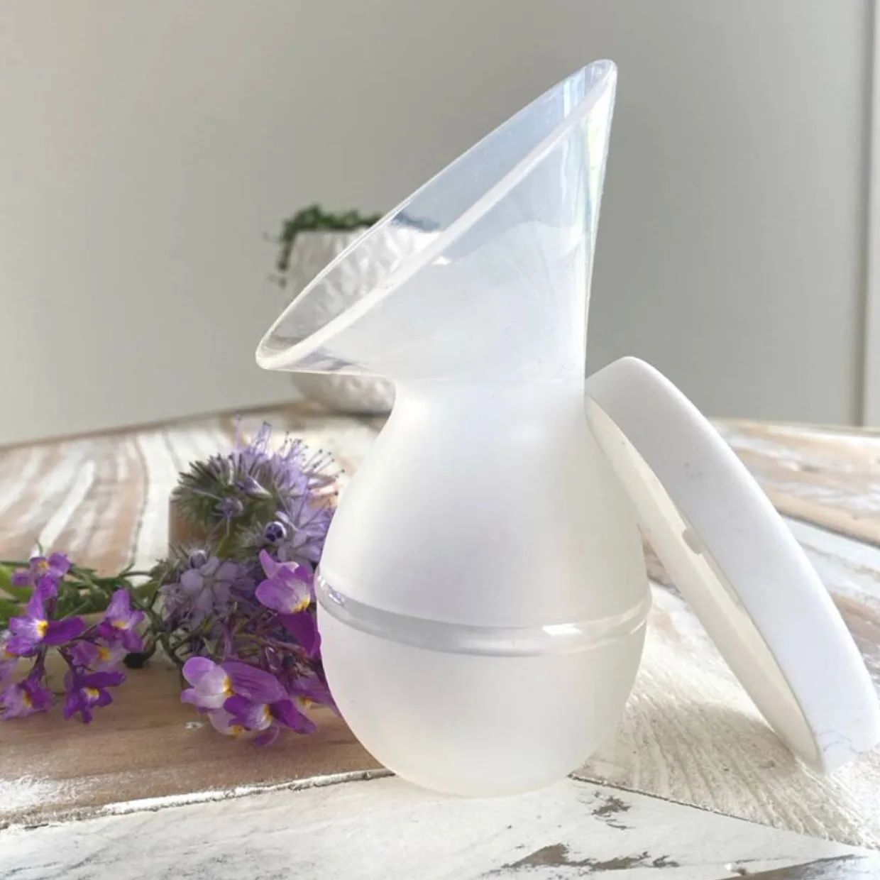 Milkbar 110ml Silicone Breastpump with Lid