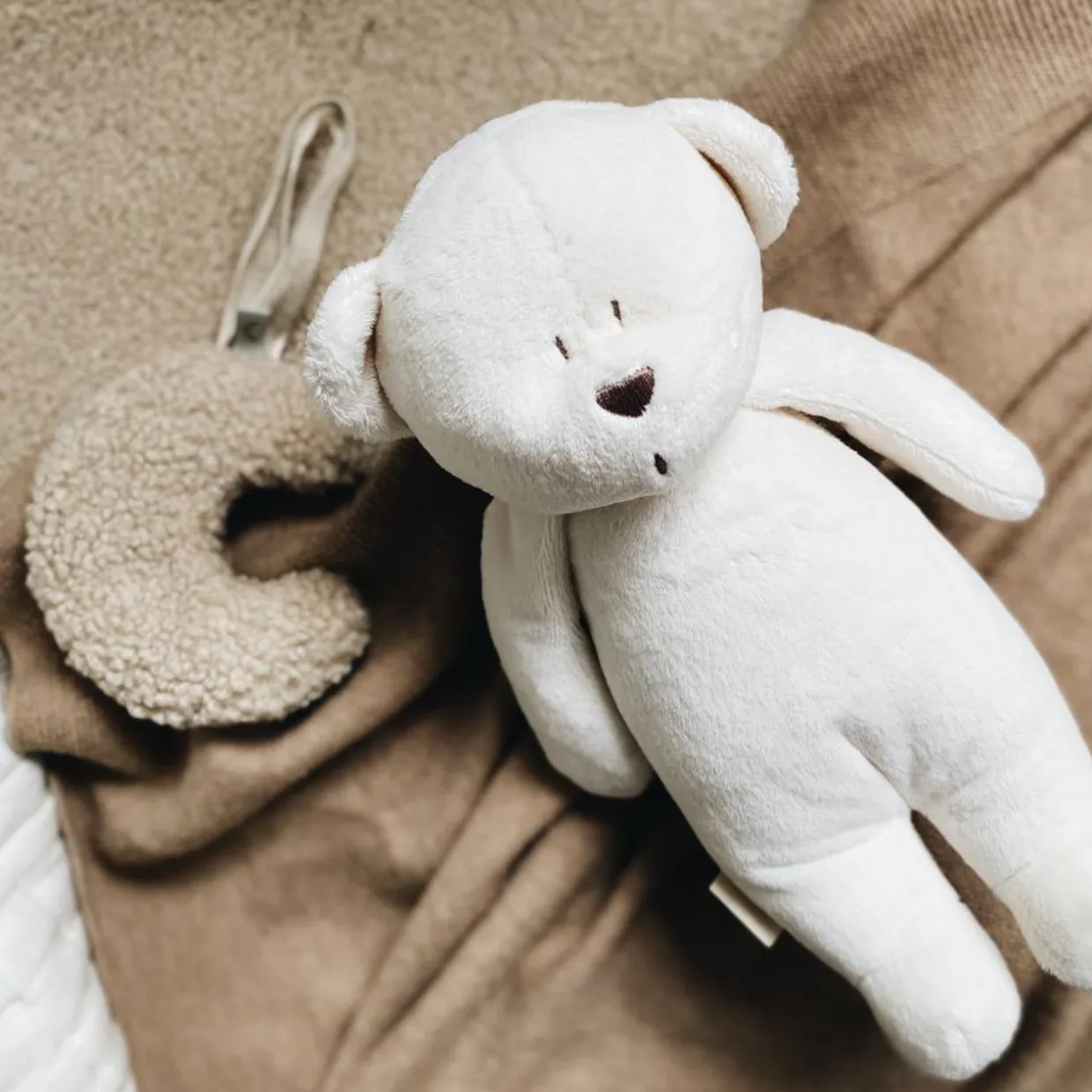 Moonie 2.0 - Humming Bear with Lamp