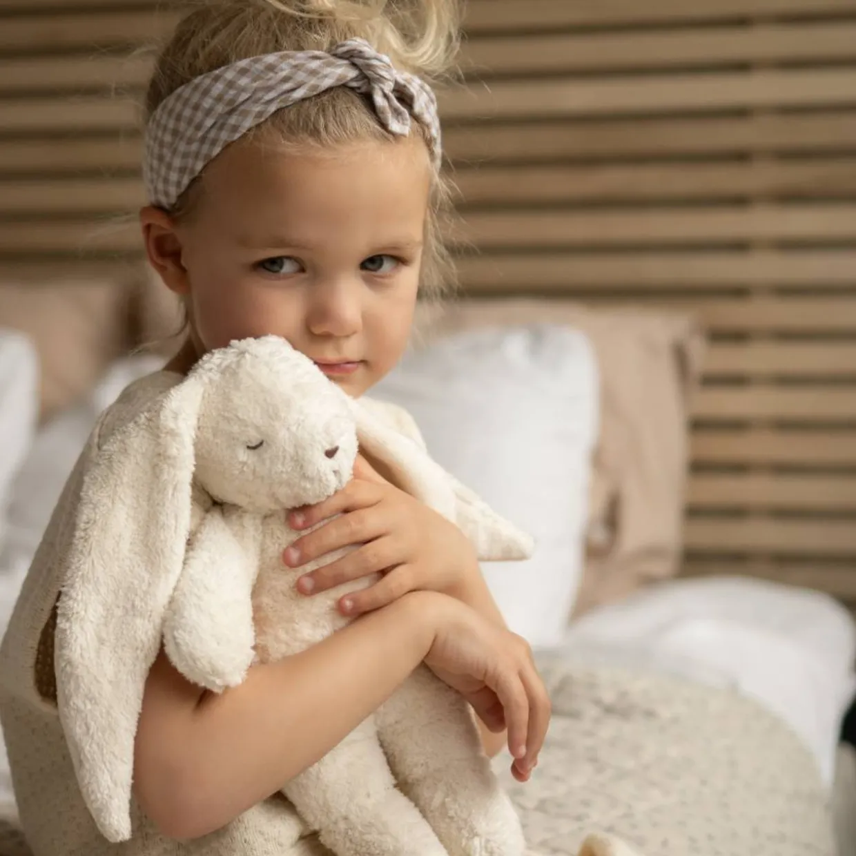 Moonie - The Organic Humming Bunny